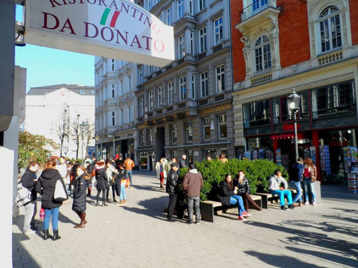 Здание школы Colon Language Center