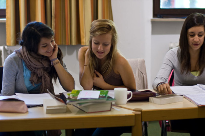 Студенты Humboldt-Institut Munich на занятиях