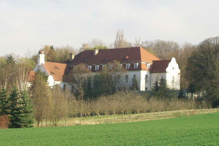 Здание Humboldt-Institut Reimlingen