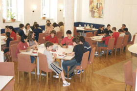 Обед в Humboldt-Institut Reimlingen