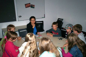 Студенты DID Deutsch-Institut (Хёкст) играют в настольные игры