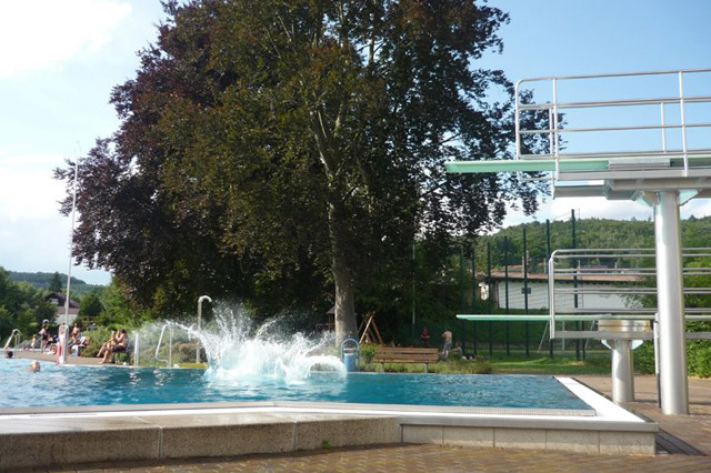 Бассейн в DID Deutsch-Institut (Хёкст)