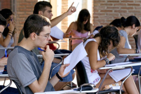 Студенты Enfocamp Marbella Albergue на занятиях