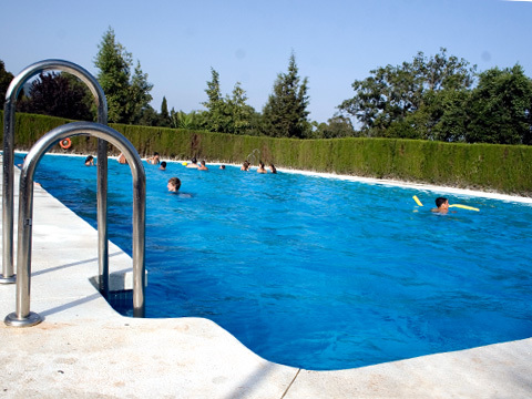 Бассейн в Enfocamp Marbella Alborán