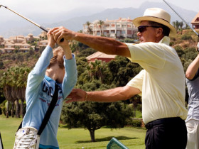 Студенты Enfocamp Marbella Alborán играют в гольф
