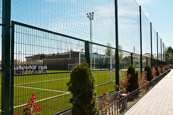 Территория King’s College Soto de Viñuelas, футбольное поле