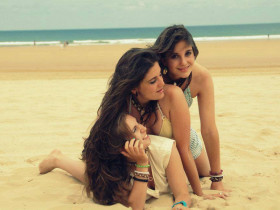 Студенты Vive la ene на пляже