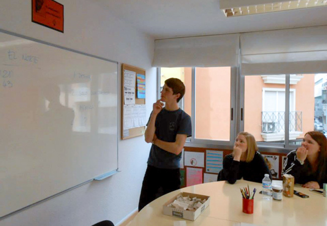 Студенты Estudio Sampere Alicante на занятиях