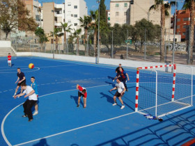 Студенты Proyecto Espanol Alicante играют в футбол