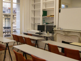 Класс в France Langue Paris Victor Hugo