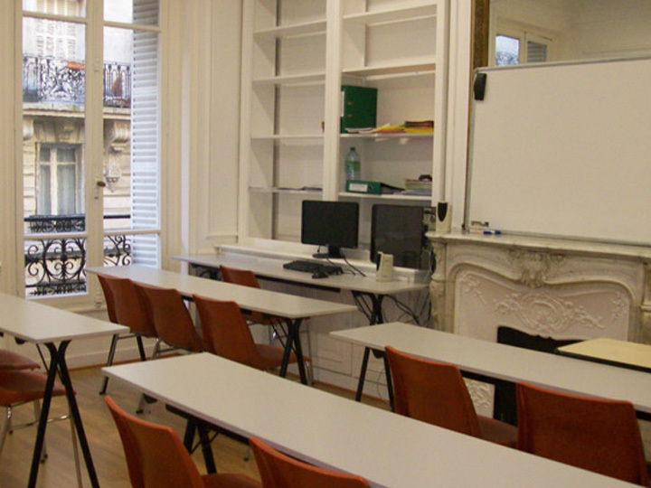 Класс в France Langue Paris Victor Hugo