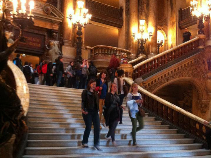 Студенты France Langue Paris Victor Hugo