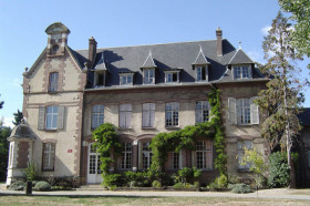 Здание Ecole des Roches