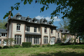 Здание Ecole des Roches