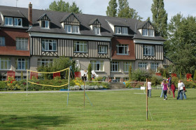 Территория Ecole des Roches