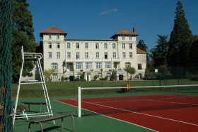 Теннисный корт в Ecole des Roches