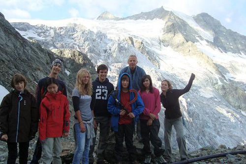 Студенты Champittet College на вершине горы