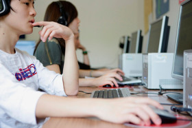 Студенты Brillantmont International School на занятиях