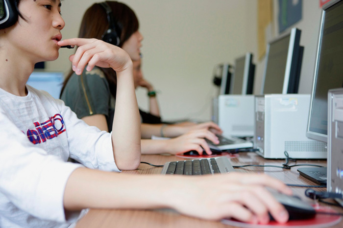 Студенты Brillantmont International School на занятиях