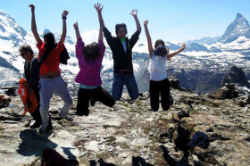 Студенты College du Leman на вершине горы