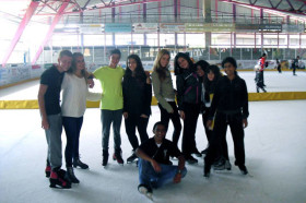 Студенты Institut Monte Rosa на катке