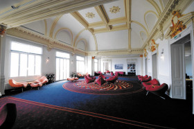 Холл в SLC Swiss Language Club Leysin