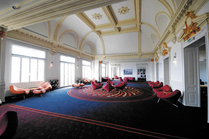 Холл в SLC Swiss Language Club Leysin