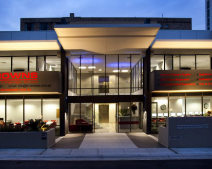 Здание Browns English Language School Gold Cost