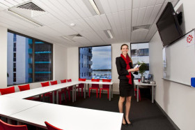 Класс в Browns English Language School Gold Cost