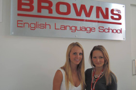 Студенты Browns English Language School Gold Cost