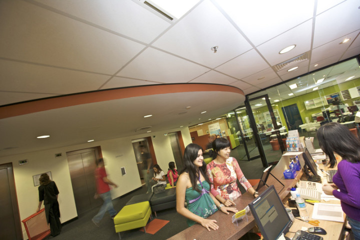 Ресепшен в Embassy English Brisbane