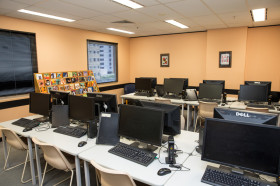 Компьютерный класс в Embassy English Brisbane