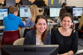 Студенты Embassy English Brisbane на занятиях