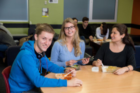 Студенты Embassy English Brisbane