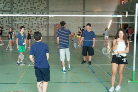 Студенты CERAN играют в бадминтон