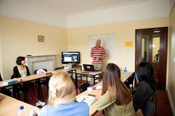 Студенты Linguaviva Centre на занятиях