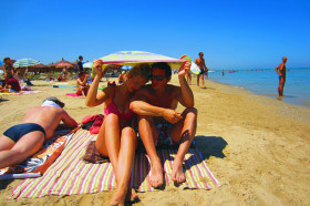 Студенты Torre di Babele на пляже