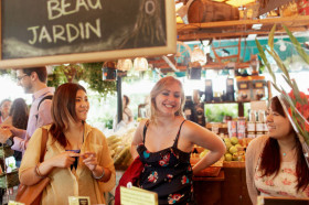 Прогулка по городу, шопинг