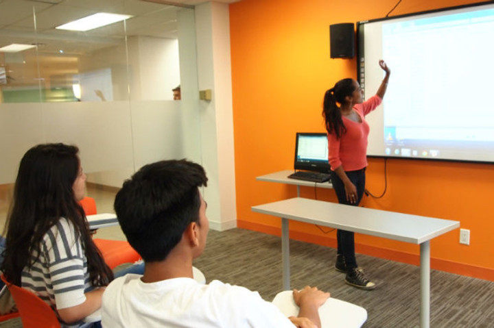 Студенты EC Toronto на занятиях