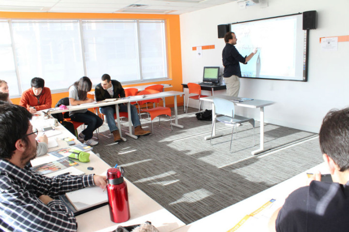 Студенты EC Toronto на занятиях