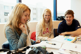 Студенты EC Vancouver на занятиях