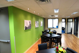 Холл в Embassy English Toronto