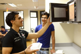 Студенты Embassy English Toronto