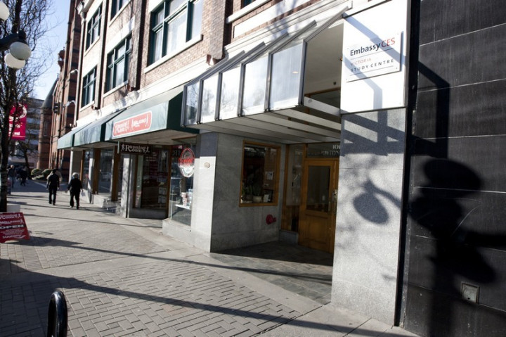 Здание Embassy English Victoria