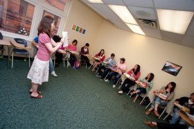 Студенты Embassy English Victoria на занятиях