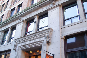 Здание школы ILSC Montreal