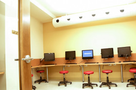 Компьютерный класс в ILSC Montreal