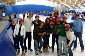 Студенты ILSC Vancouver катаются на коньках