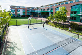 Теннисный корт в Bodwell High School Vancouver