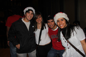 Студенты ILAC Toronto на рождественской вечеринке